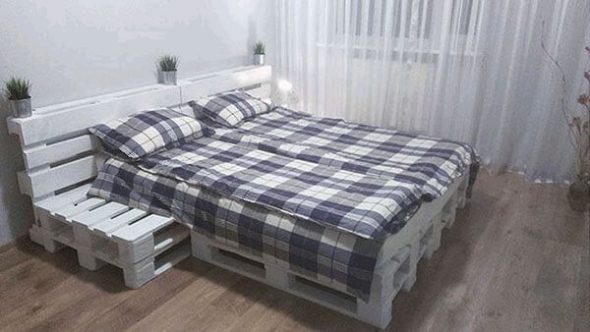 Удобный и практичный вариант кровати из поддонов