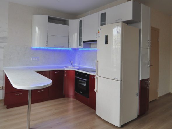 Кухонный гарнитур со светодиодной посветкой