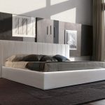 Мягкая кровать для спальни в стиле модерн