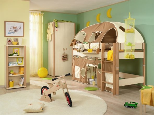 Детская комната с кроватью-чердак