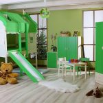 Детская зеленая комната с кроватью-домиком