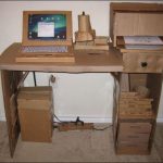 Компьютерный стол из картона