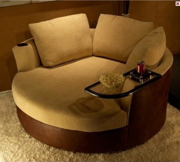 Маленький и уютный диванчик круглой формы