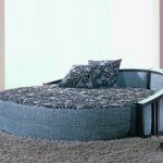 Синий диван-кровать для стильной гостиной