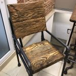 стул из профильной трубы и дерева
