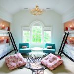 Красивая светлая комната для детей