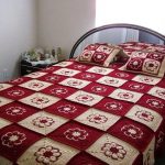 Бело-красные мотивы для покрывала на кровать
