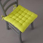 Декоративные подушки на стулья желтого цвета