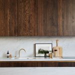 Деревянная кухня в стиле минимализм