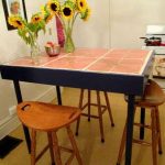 Кухонный столик со столешницей из плитки