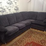 Мягкий серый диван после обновления