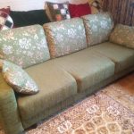 Оливковый обновленный диван