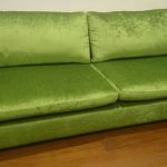 Яркий зеленый атлас для дивана для нового интерьера