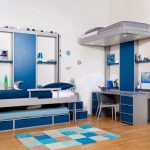 Подъемные кровати освобождают место для рабочего стола и дополнительной кровати
