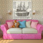 Розовый диванчик в детскую для девочки