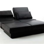 Двухместный диван черного цвета