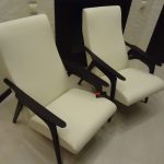 Шикарные светлые кресла после ремонта