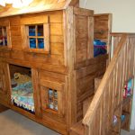 Шикарная кровать-домик из дерева ручной работы