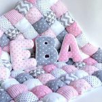 Одеяло и подушки-буквы ручной работы