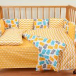 Двусторонний детский комплект постельного белья в желтом цвете