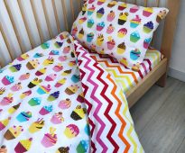 Комбинированный двусторонний постельный комплект для ребенка