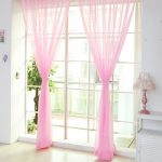 Легкие полупрозрачные шторы из розовой тюли