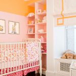 Морковные стены в комнате для младенца