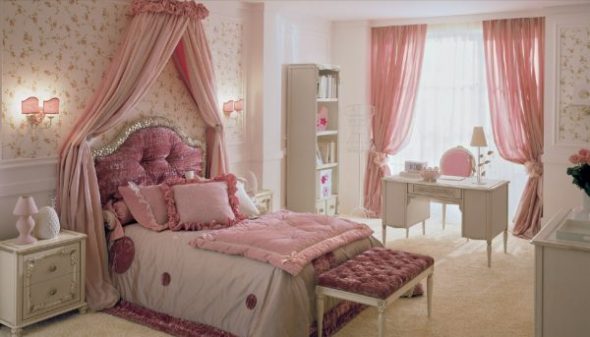 Спальня для девочки подростка с розовым декором