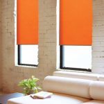 Оранжевые шторы рулонного типа