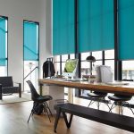 Голубые шторы для огромных окон в офисе