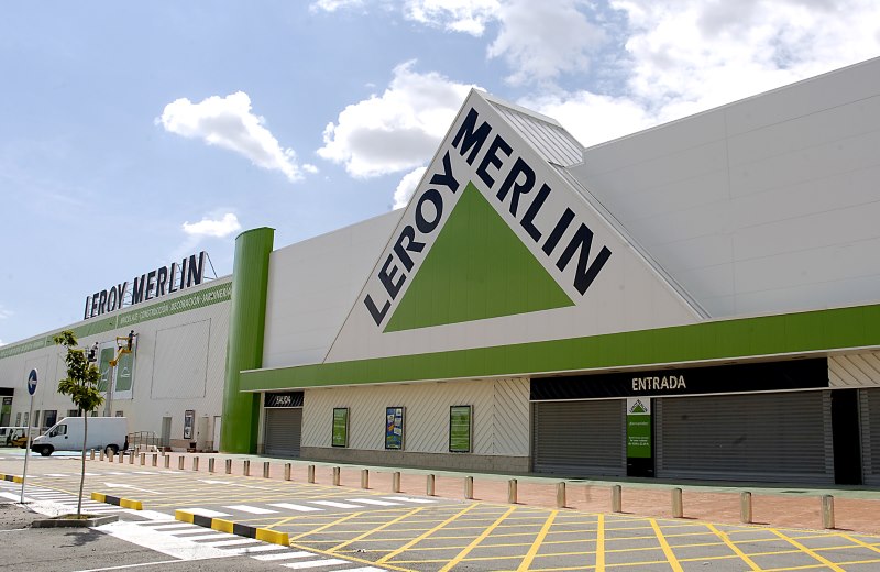 Торговый комплекс Лерау Мерлен по продаже отделочных и строительных материалов