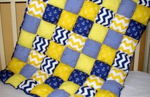 Сине-желтое объемное одеяло в морском стиле