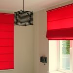 Яркие красные римские шторы для угловых окон