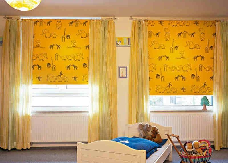 Желтые шторы в интерьере детской комнаты