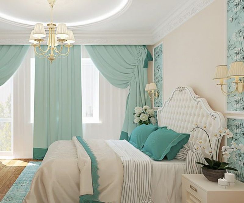 Интерьер классической спальни со шторами цвета мяты