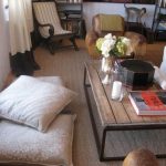 Красивые и удобные напольные подушки для гостей