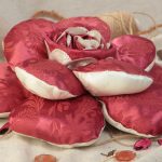 Объемная подушка-роза ручной работы