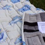 Плед-одеяло из старых свитеров