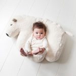 Подушка-медвежонок не только функционально, но и красива