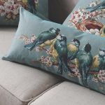 Подушка с цветами и птицами для интерьера гостиной в стиле прованс