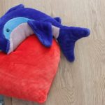 Велюровая подушка "Сердце с дельфином"