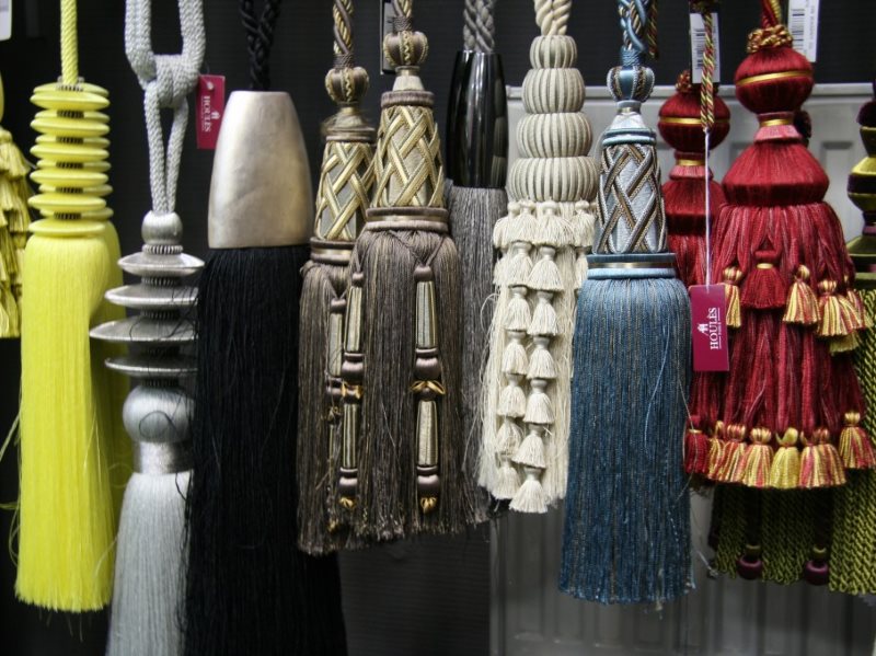 Разнообразие кистей для декорирования штор