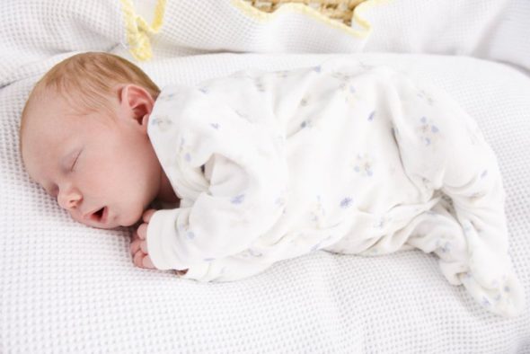 Малыш должен спать без подушки