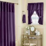 Темно-фиолетовые шторы из плотной ткани