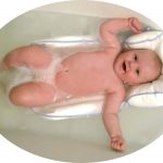 Надувной матрас для купания младенцев