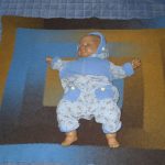 Небольшое детской одеяло плед "10 петель"