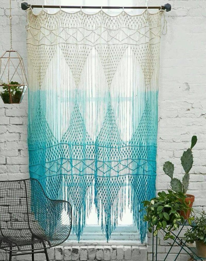 Плетеная шторка на дверь из шелковой нити — это очень красиво и необычно
