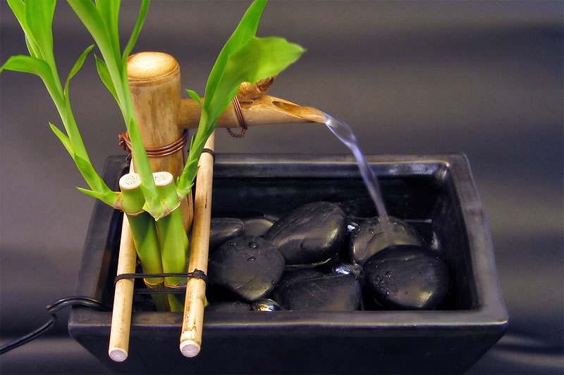домашний фонтан из бамбука