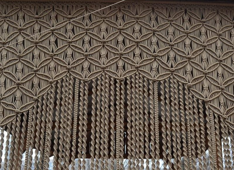 Пример красивого узора на плетенной шторе