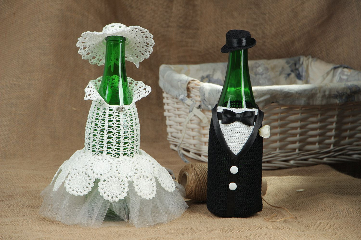 Украшение бутылок на свадьбу лентами – интересные идеи